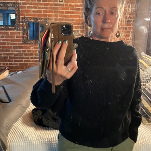 Thick & soft black sweater - Picture 14 of 16